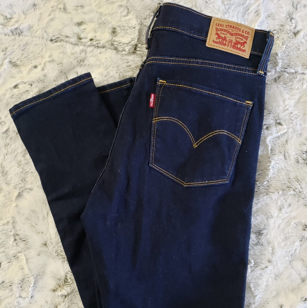 LEVIS